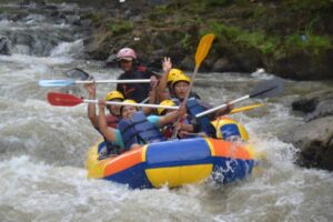 tempat rafting dekat jakarta